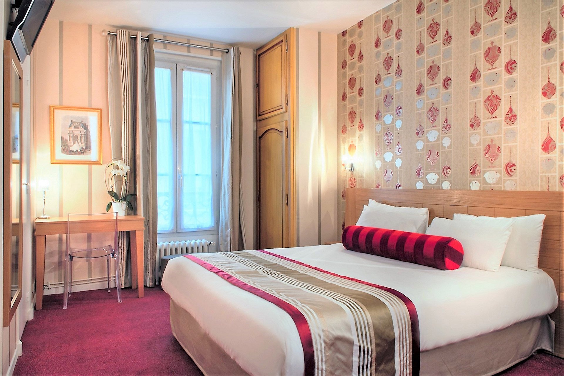 172/Photos/Romance/Hotel-Romance-Paris-Chambre-Double.jpg